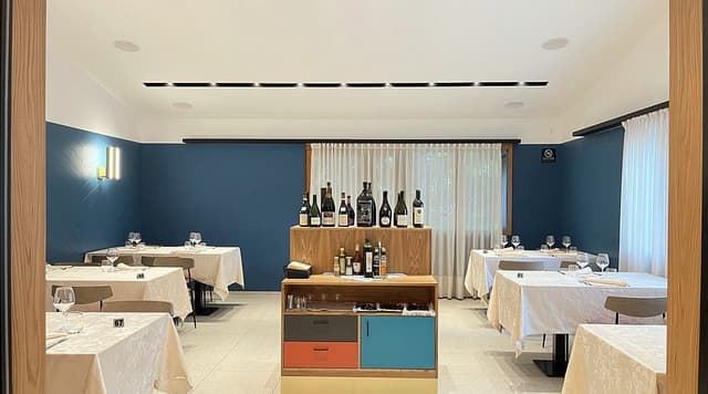 Ristorante e lounge bar a Farra d'Alpago: tradizione e innovazione in piatti raffinati, ambiente elegante e location unica a 5 minuti dal Lago di Santacroce.